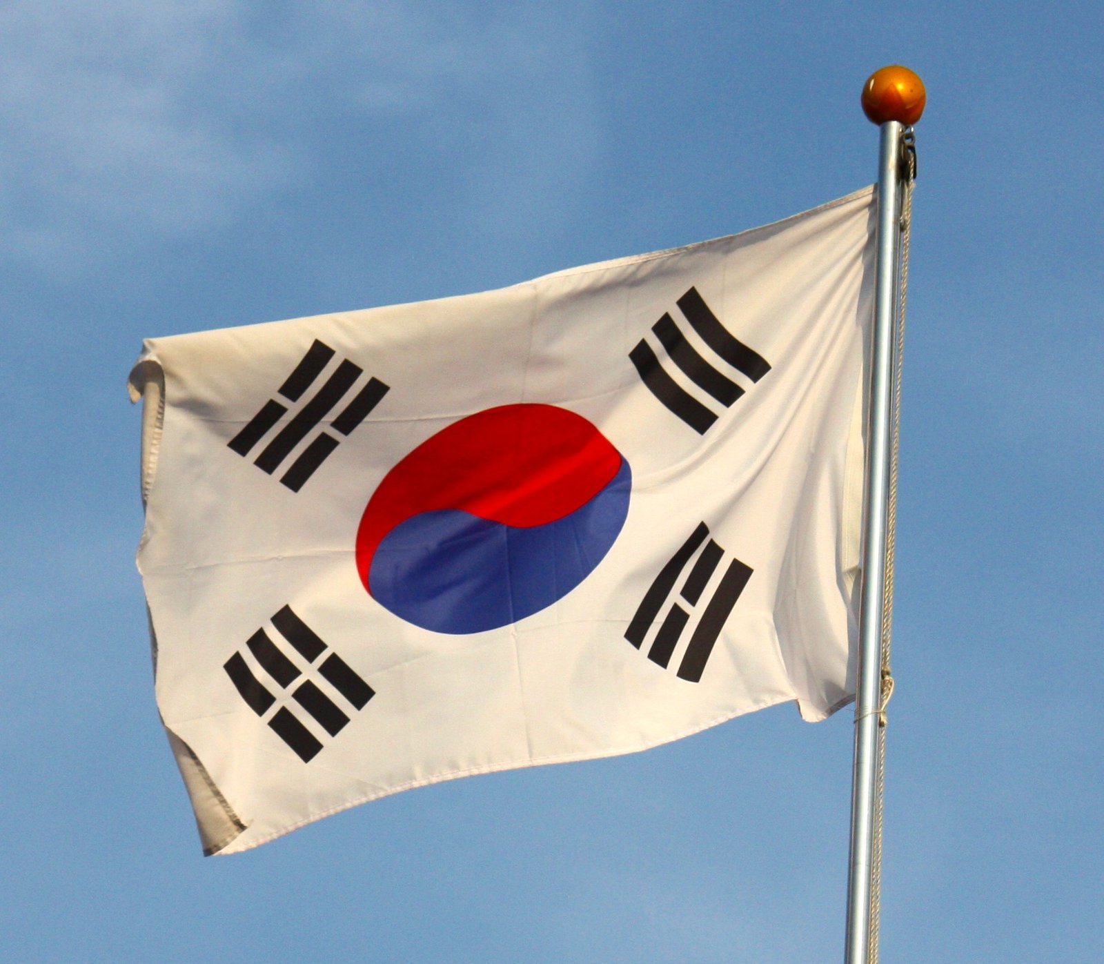 개천절 태극기, 오후에 달아도 될까? 게양 시간·높이·아파트 설치 주의점